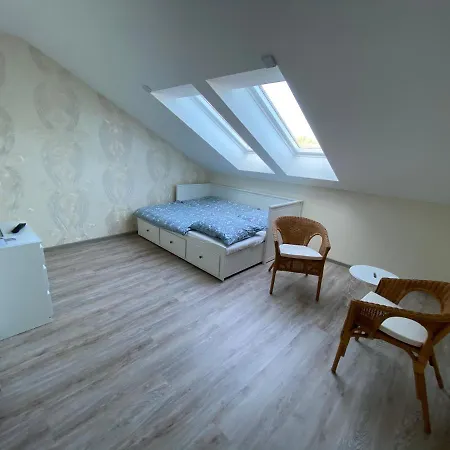 Zwei Zimmer mit Bad für vier Personen Gasthof